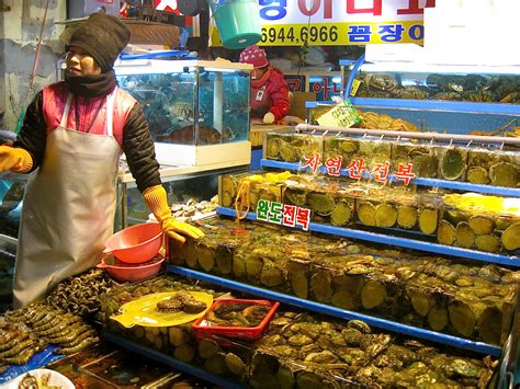 노량진 맛집: 왜 여기서만 맛볼 수 있는 특별한 맛이 있을까?